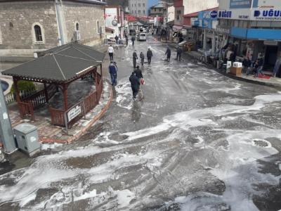 Cadde ve Kaldırımlarda Dezenfektan Çalışmaları